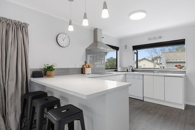 Photo of property in 12 Houhere Place, Pukete, Hamilton, 3200