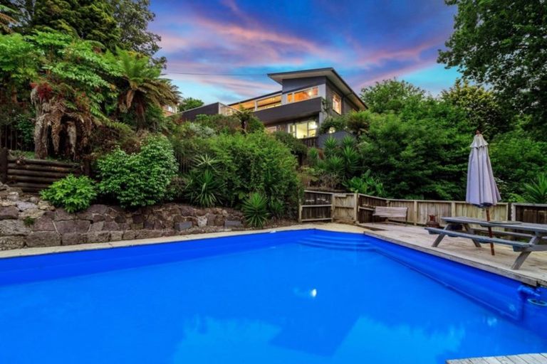 Photo of property in 56 Grand Vue Road, Kawaha Point, Rotorua, 3010