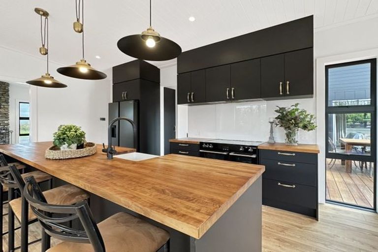 Photo of property in 8 Broadleaf Way, Kinloch, Taupo, 3377