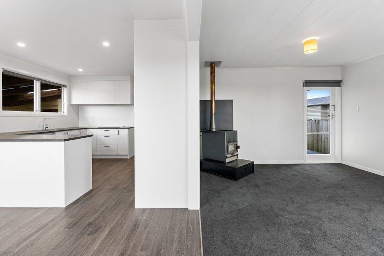 Photo of property in 9 Truby King Street, Merrilands, New Plymouth, 4312
