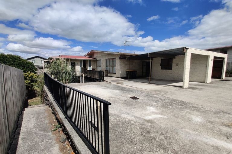Photo of property in 31 Leaver Place, Weymouth, Auckland, 2103