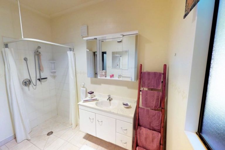 Photo of property in 6 Hillcrest Lane, Levin, 5510