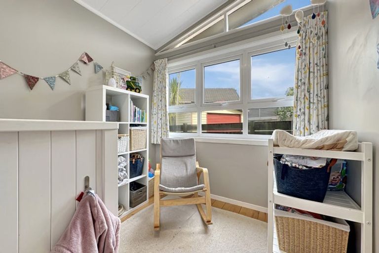 Photo of property in 1/40a Woodglen Road, Glen Eden, Auckland, 0602