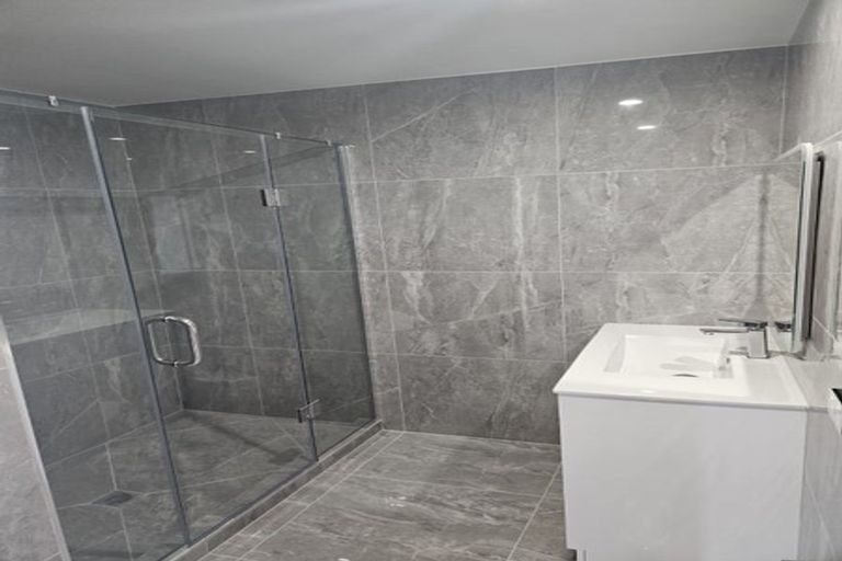 Photo of property in 5b Menen Place, Manurewa, Auckland, 2105