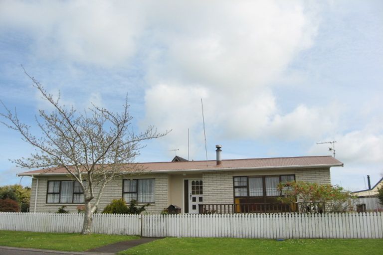 Photo of property in 34 Nikau Street, Inglewood, 4330