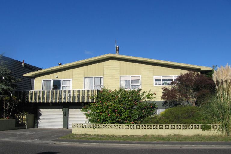 Photo of property in 5 O'rourke Place, Otaki Beach, Otaki, 5512