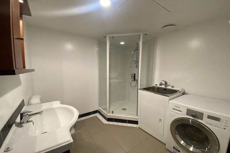 Photo of property in 50b Hawker Street, Mount Victoria, Wellington, 6011