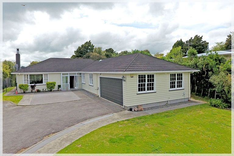 Photo of property in 54 Kawiu Road, Levin, 5510