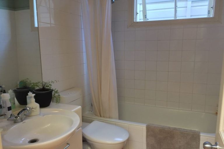 Photo of property in 54 Salamanca Road, Kelburn, Wellington, 6012