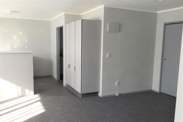 Photo of property in 4 Euclid Street, Vogeltown, New Plymouth, 4310