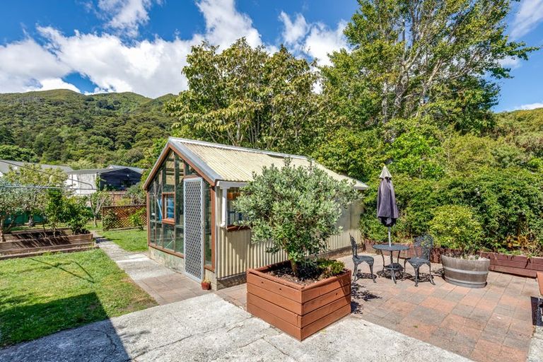 Photo of property in 27 Hayward Terrace, Waiwhetu, Lower Hutt, 5010
