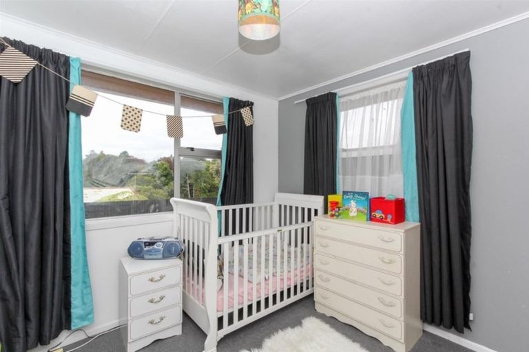 Photo of property in 16 Banks Street, Marfell, New Plymouth, 4310