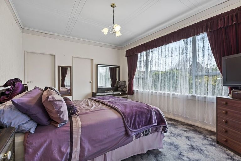 Photo of property in 15 Walsh Road, Westown, New Plymouth, 4310