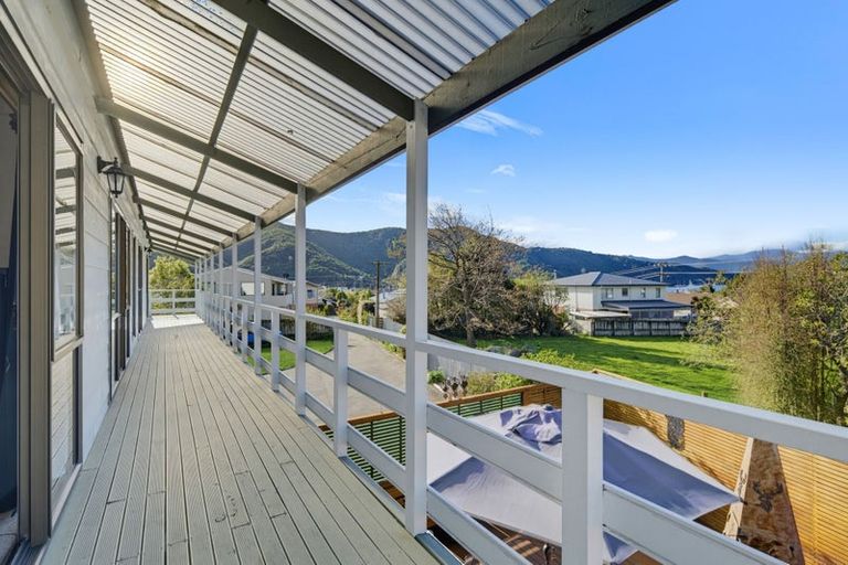 Photo of property in 296 Waikawa Road, Waikawa, Picton, 7220
