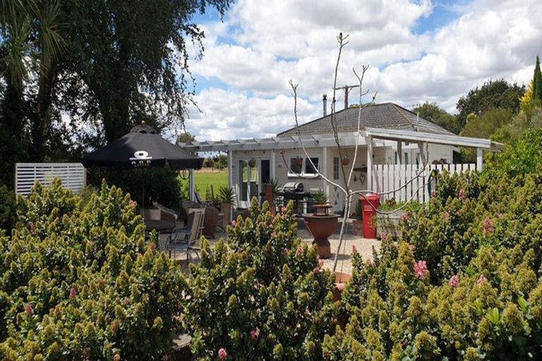 Photo of property in 2491 State Highway 2, Ahikouka, Greytown, 5794