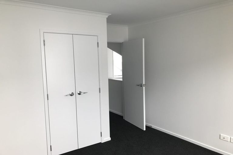 Photo of property in 18 Frank Gill Road, Hobsonville, Auckland, 0616