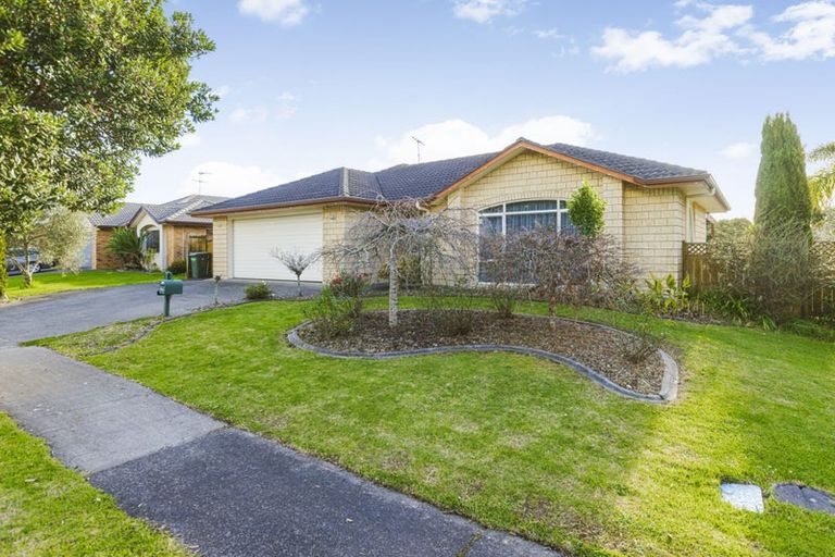 Photo of property in 35 Croftview Road, Wattle Downs, Auckland, 2103