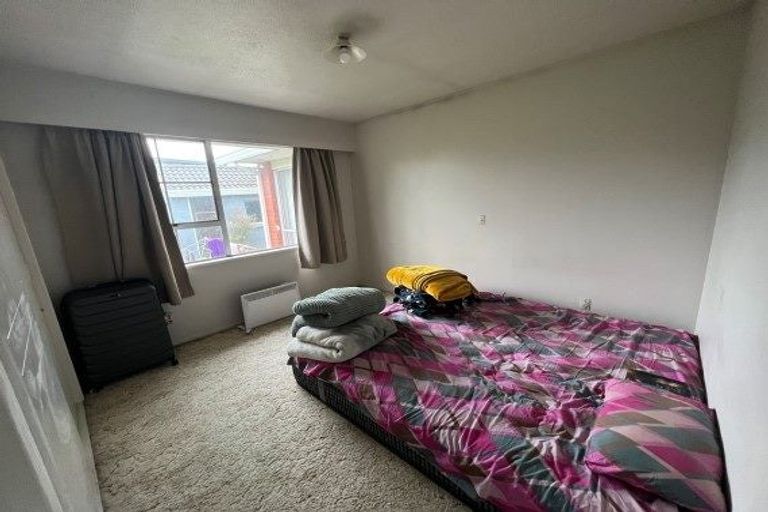 Photo of property in 1/28 Sawtell Place, Northcote, Christchurch, 8052