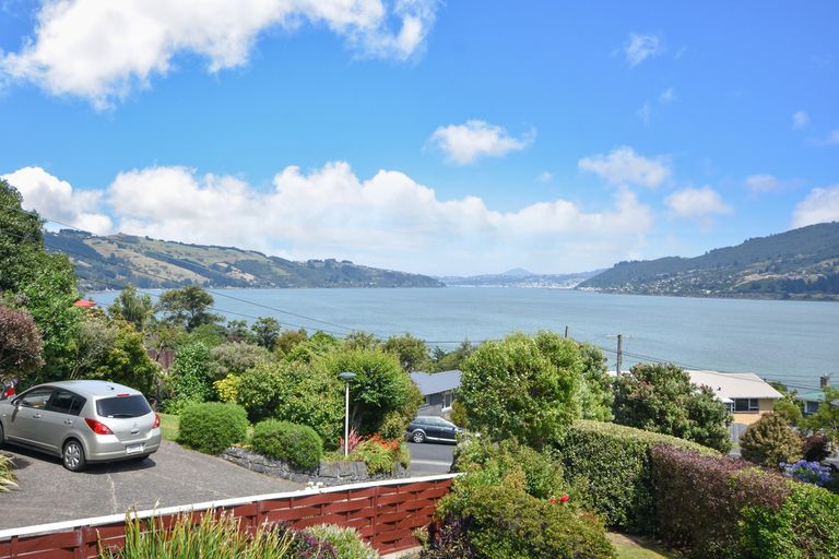 Photo of property in 30 Bayne Terrace, Macandrew Bay, Dunedin, 9014