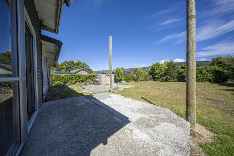Photo of property in 36 Home Street, Manapouri, 9679