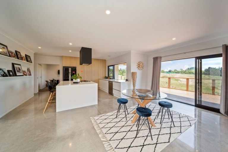 Photo of property in 5a Tupuhi Place, Highlands Park, New Plymouth, 4312