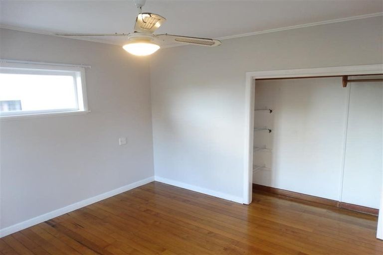 Photo of property in 39 Pleasant Road, Glen Eden, Auckland, 0602