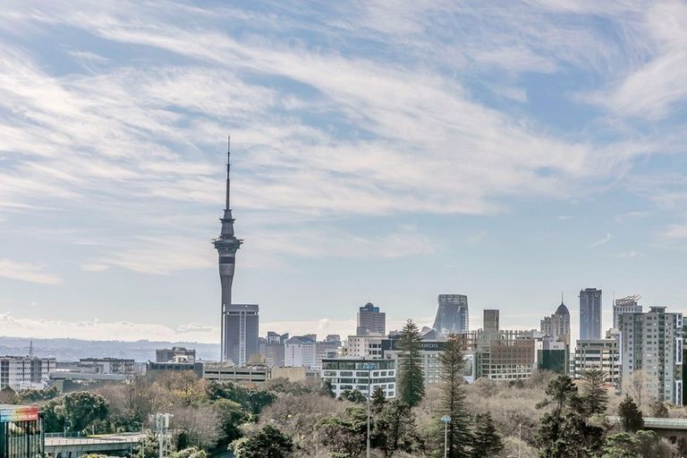 Photo of property in Luna Apartments, 6r/16 Burton Street, Grafton, Auckland, 1010