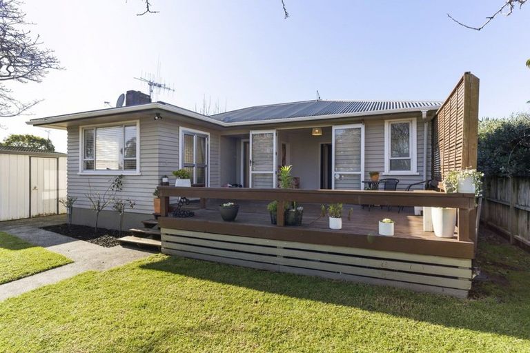 Photo of property in 15a Queen Road, Bellevue, Tauranga, 3110