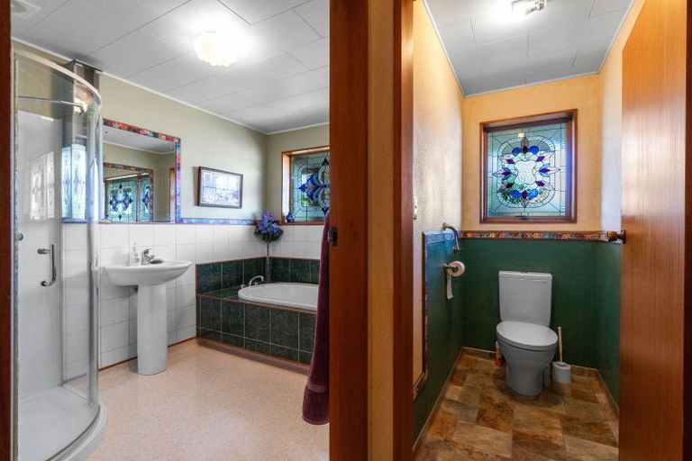 Photo of property in 76 Highbury Drive, Levin, 5510