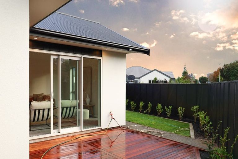 Photo of property in 1 Samuel Place, Terrace End, Palmerston North, 4410