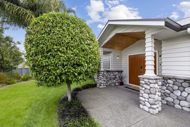 Photo of property in 2 Merlot Place, Rototuna, Hamilton, 3210