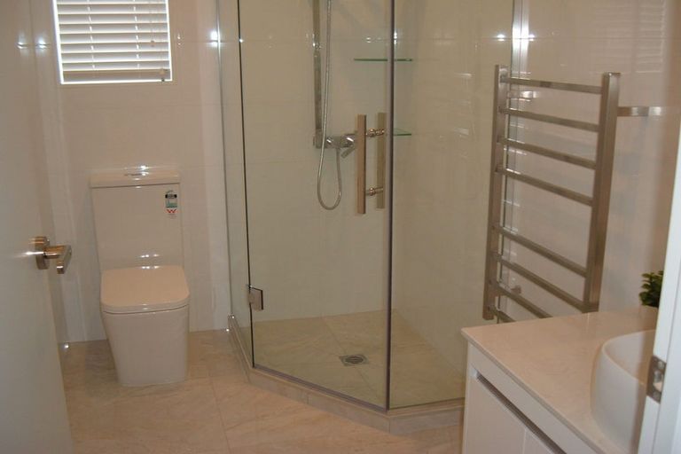 Photo of property in 17 Glendene Avenue, Glendene, Auckland, 0602