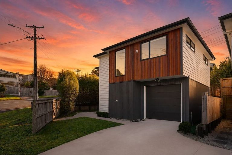 Photo of property in 2a Marina Road, Torbay, Auckland, 0630