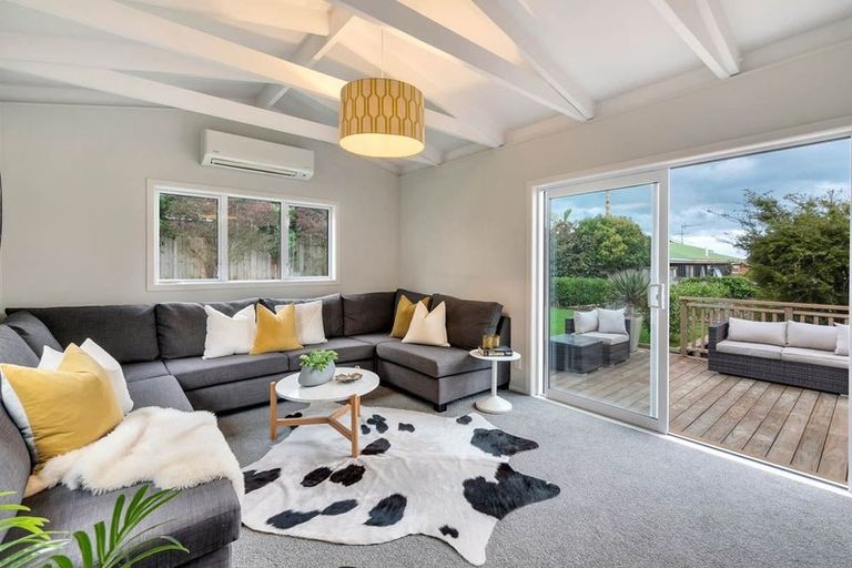 Photo of property in 1/15 Belmont Terrace, Milford, Auckland, 0620