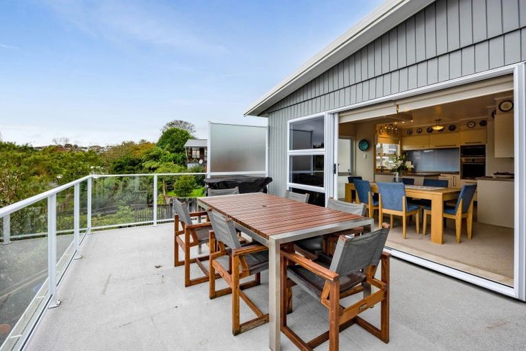 Photo of property in 17 Nevada Drive, Merrilands, New Plymouth, 4312