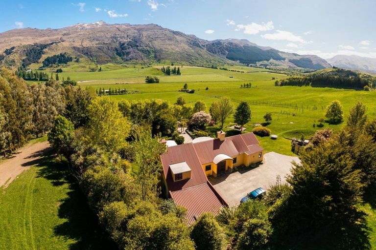 Photo of property in 70 Hunter Road, Speargrass Flat, Queenstown, 9371
