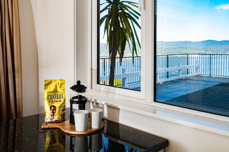 Photo of property in 41a Tamworth Crescent, Newlands, Wellington, 6037