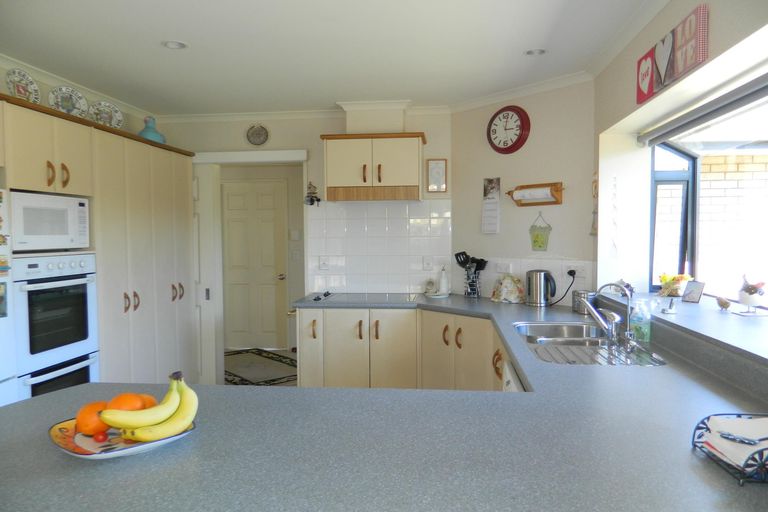 Photo of property in 11 Oakridge Drive, Kerikeri, 0230