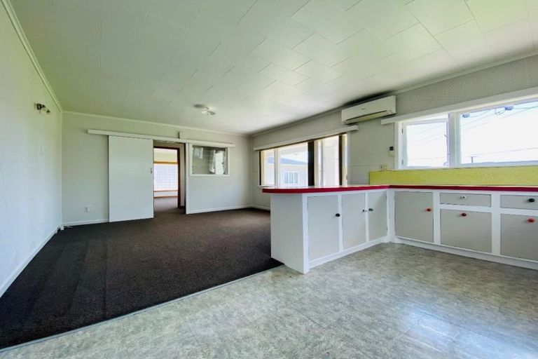 Photo of property in 120 Cutfield Road, Westown, New Plymouth, 4310