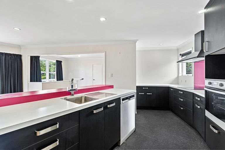 Photo of property in 8 Memorial Drive, Parahaki, Whangarei, 0112