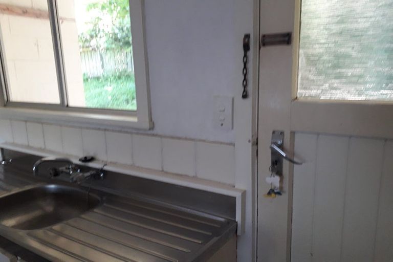 Photo of property in 2/153 Main Road, Tawa, Wellington, 5028