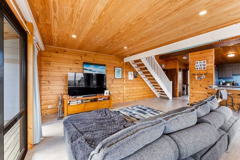 Photo of property in 804 Whangaparaoa Road, Manly, Whangaparaoa, 0930