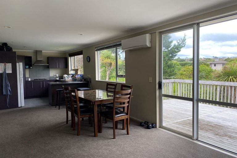 Photo of property in 16 Admirals Court Drive, Greenhithe, Auckland, 0632