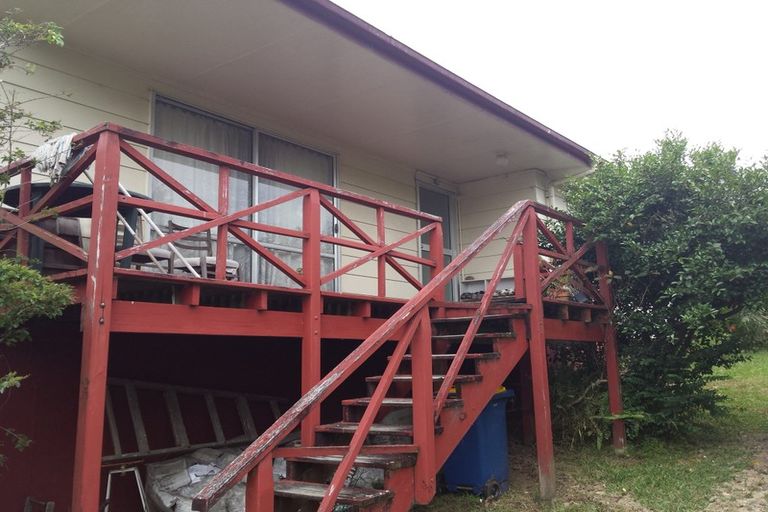 Photo of property in 38 Rosewarne Crescent, Glendene, Auckland, 0602