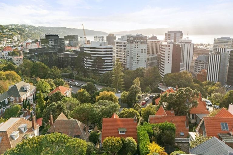 Photo of property in 5 Easdale Street, Kelburn, Wellington, 6012