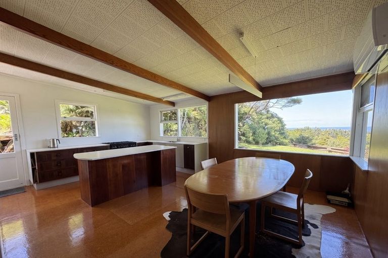 Photo of property in 274 Scenic Drive, Titirangi, Auckland, 0604