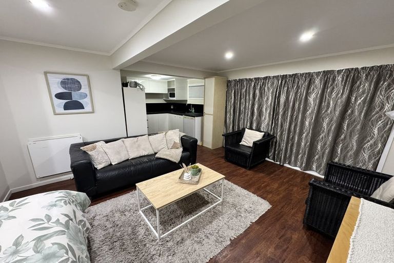 Photo of property in 1/38 Beulah Avenue, Rothesay Bay, Auckland, 0630