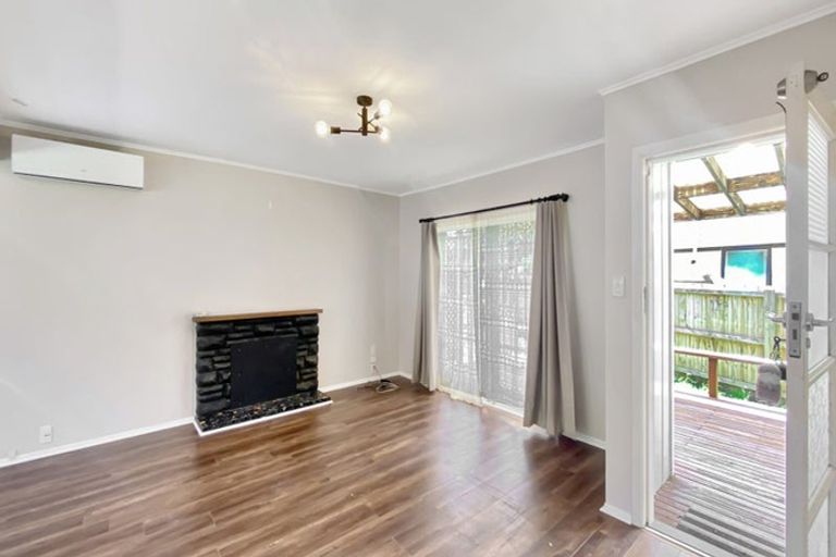 Photo of property in 6 Hughdene Place, Henderson, Auckland, 0610