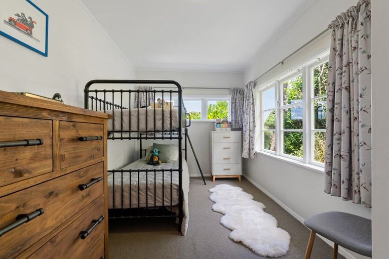 Photo of property in 7 Houghton Bay Road, Houghton Bay, Wellington, 6023