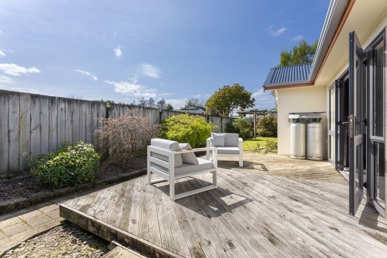 Photo of property in 22 Granville Street, Silverstream, Upper Hutt, 5019